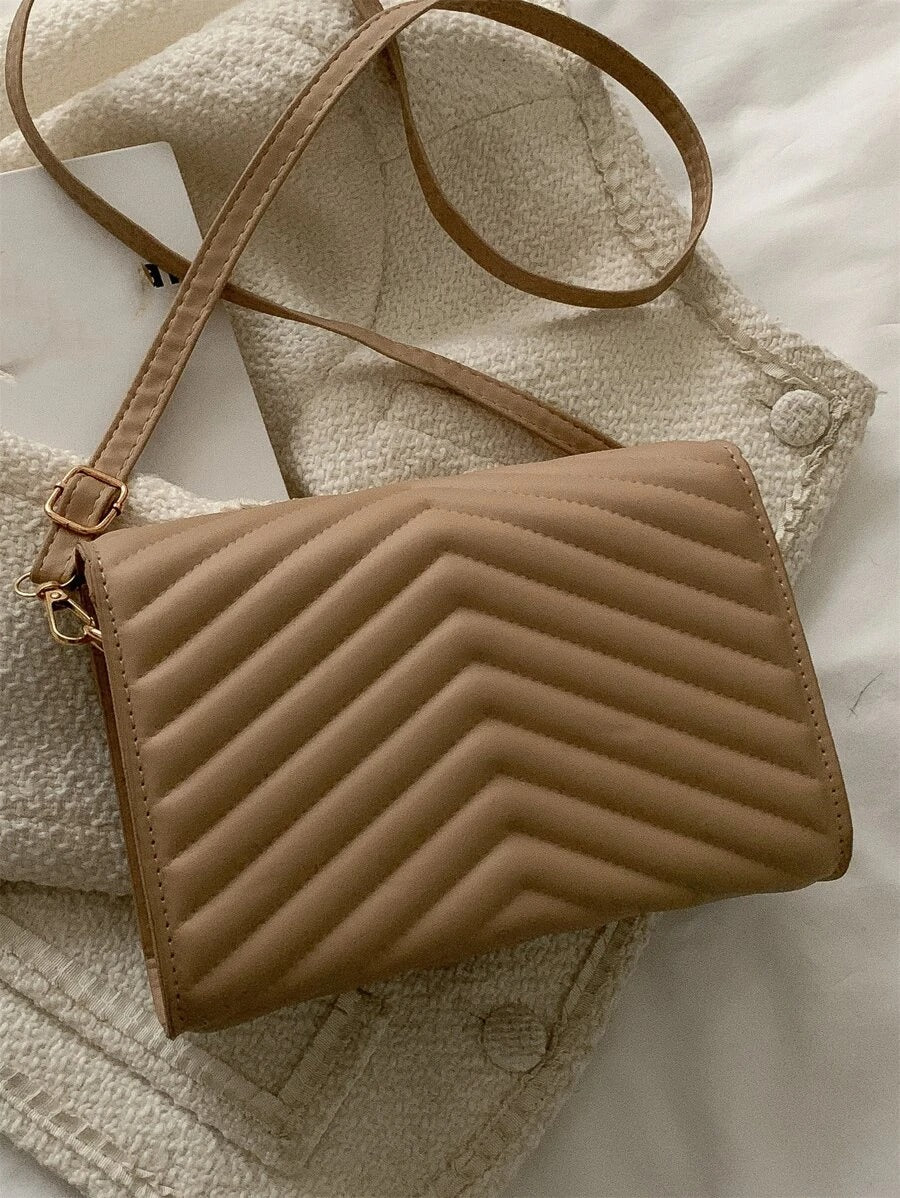 حقيبة مربع بسلساله ذهبية شنط وحقائب شنط