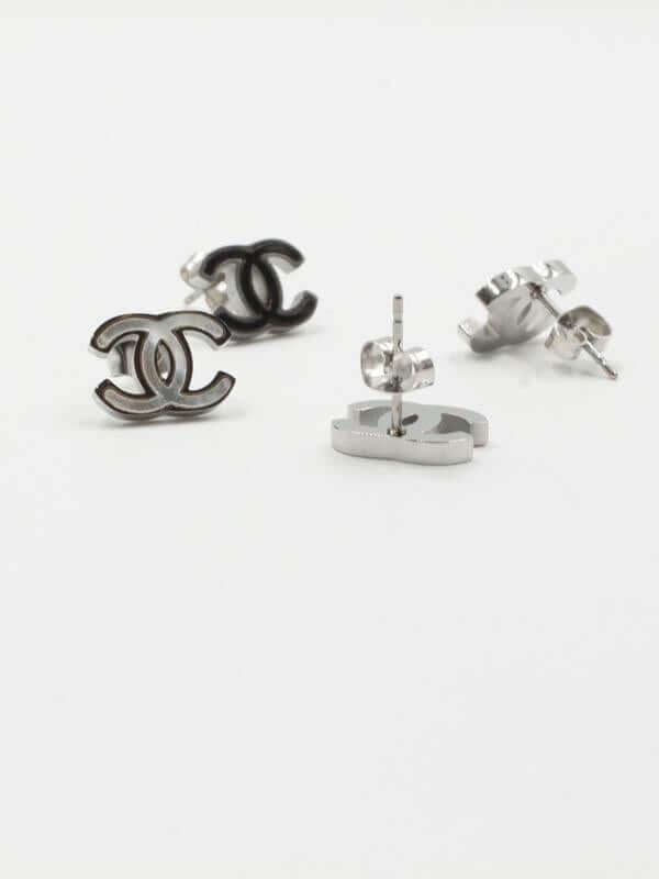 حلق شانيل شيل فضي حلق chanel