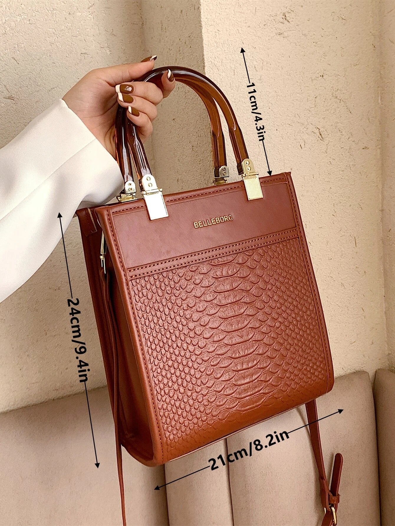 حقيبة مربعة كبيرة كوفي شنط وحقائب شنط