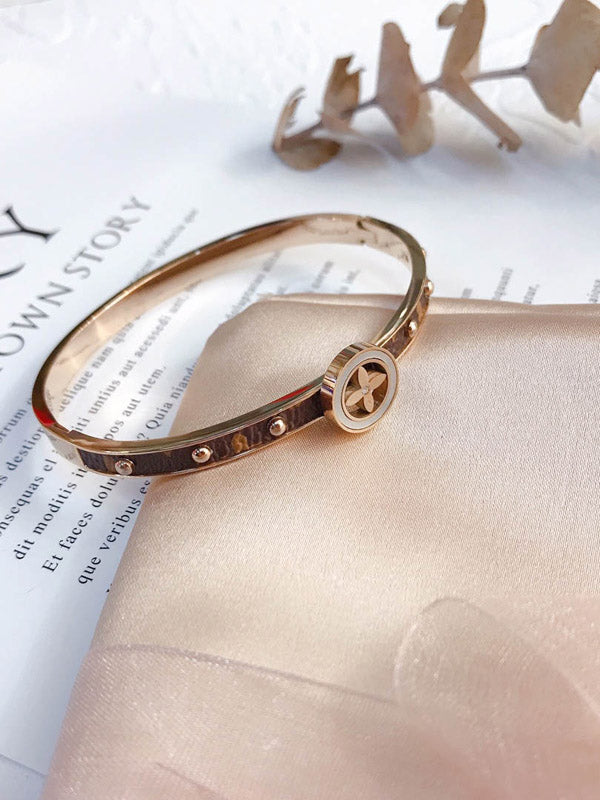 اسوارة لويس فيتون شيل ابيض اسواره louis vuitton