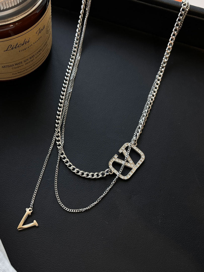 سلسال لويس فيتون فضي ادوار سلسال louis vuitton