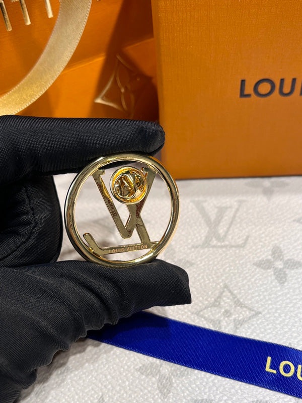 بروش ماركة لويس فيتون قولد ميتال بروش louis vuitton