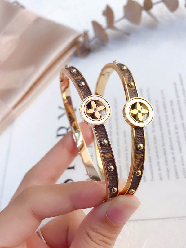 اسوارة لويس فيتون شيل ابيض اسواره louis vuitton