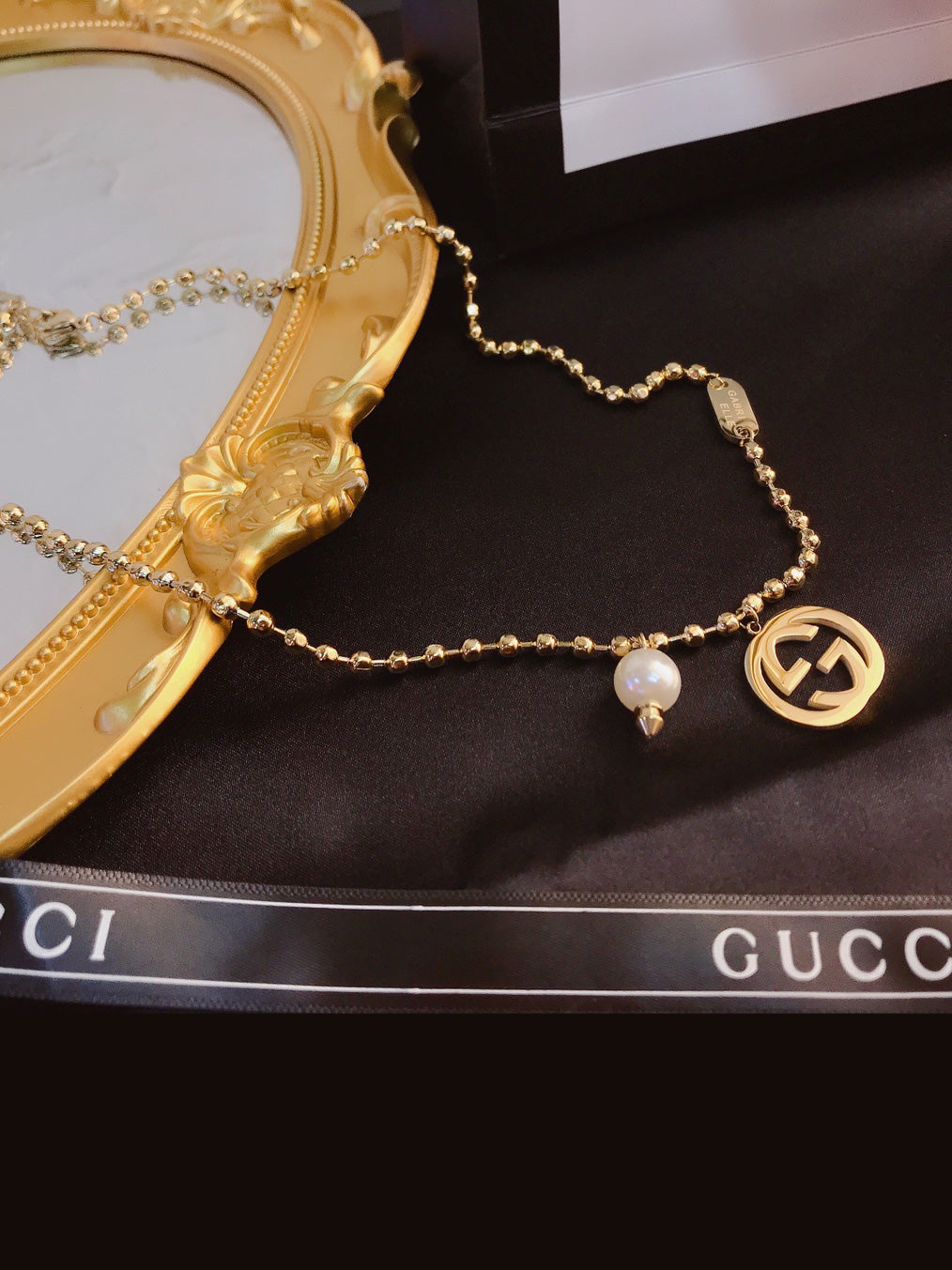 سلسال قوتشي بيرل ذهبي سلسال gucci