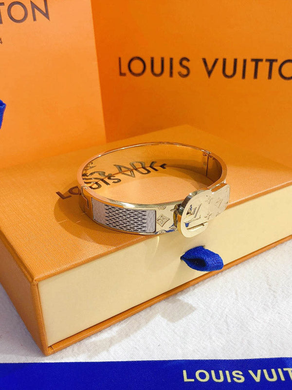 اسوارة لويس فيتون عريضه لوقو اسواره louis vuitton