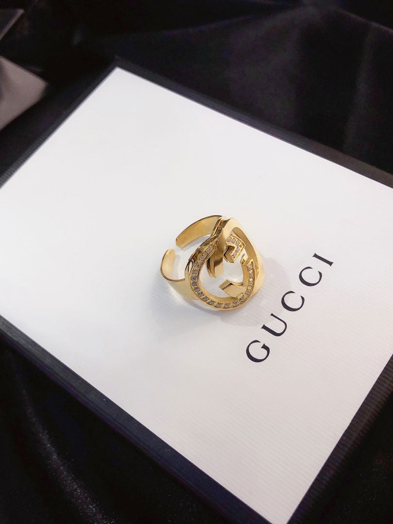 خاتم قوتشي ذهبي كبير لوقو خواتم gucci