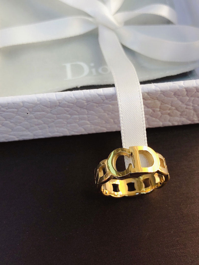 خاتم ديور ذهبي لوقو خواتم dior
