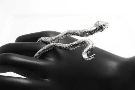 خاتم سنيك خواتم متوفر 3 لون فضي فري سايز - قابل التحكم بالقياس