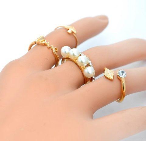 مجموعه 4 خواتم خواتم متوفر 1 لون ذهبي مقاس متنوع 6.5-6-4