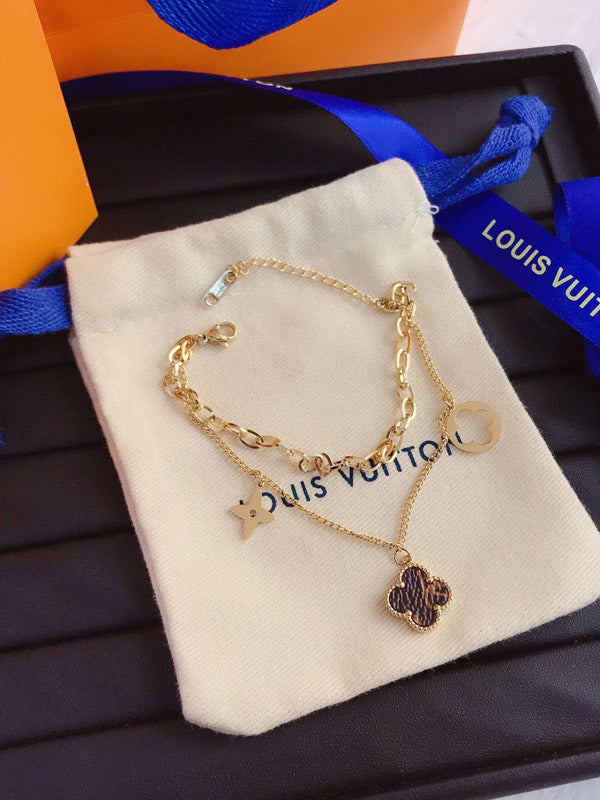 اسواره لويس فيتون بتعليقه بني اسواره louis vuitton