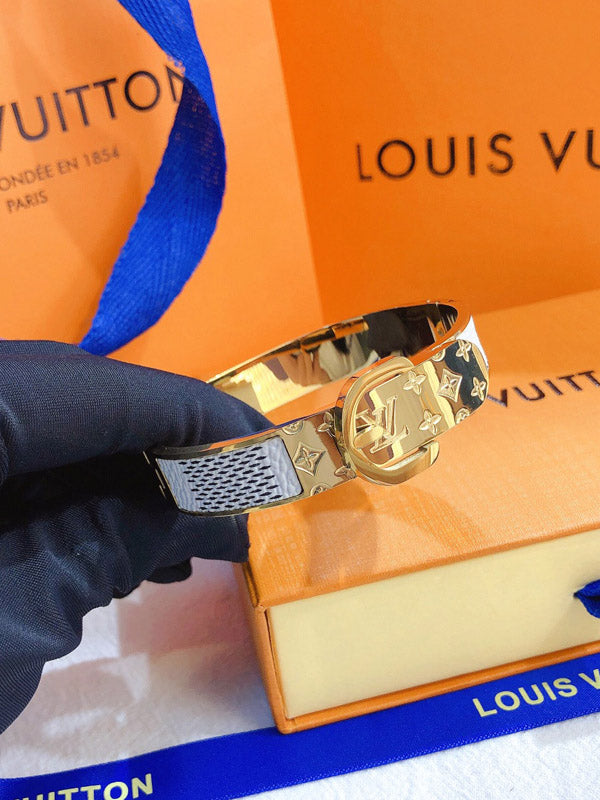اسوارة لويس فيتون عريضه لوقو اسواره louis vuitton