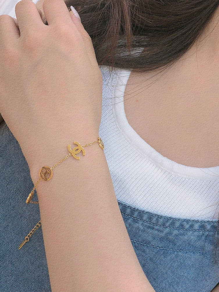 اساور شانيل لوقو قولد اسواره chanel