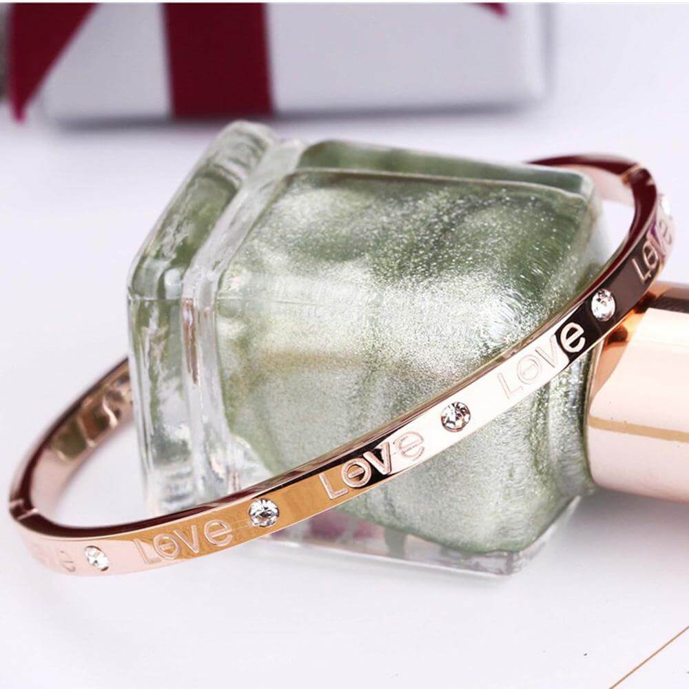 اسواره كارتير بانقل love اسواره متوفر 3 لون