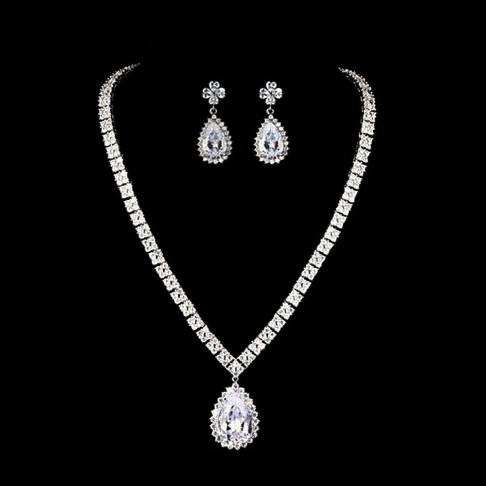 طقم زركون قطعتين بشكل دمعه اطقم متوفر 1 لون فضي