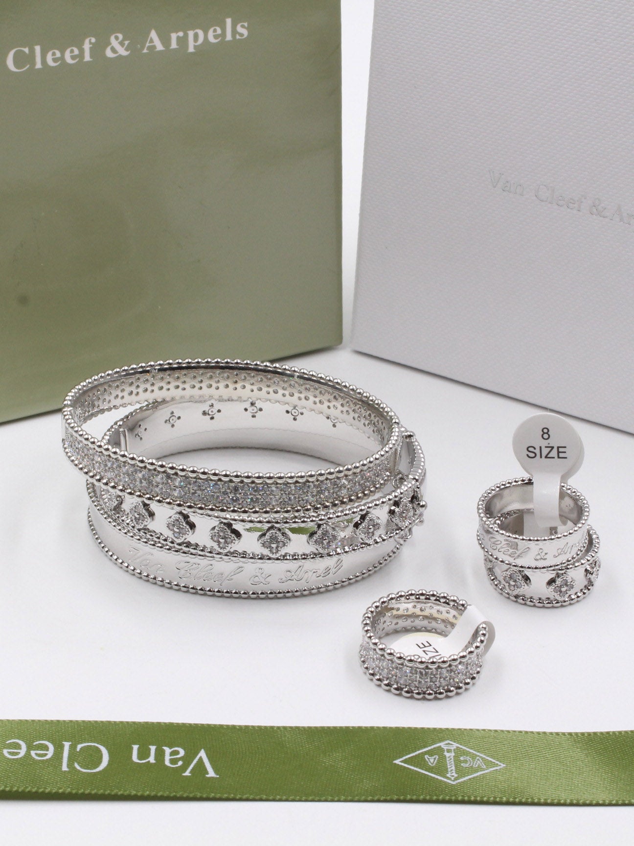 مجموعه اساور وخواتم فان كليف مرصعة زركون اسواره van cleef