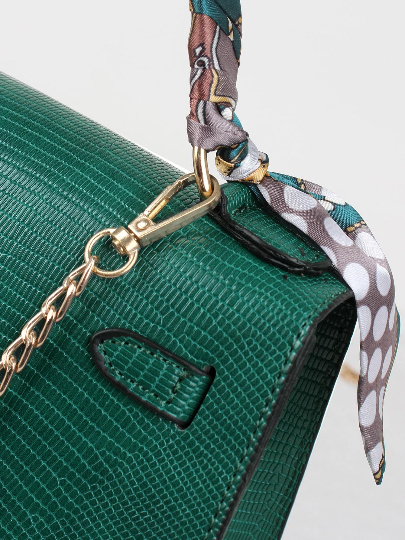 شنطة جلدية بقفل معدن ذهبي متوسطة الحجم شنط وحقائب شنط