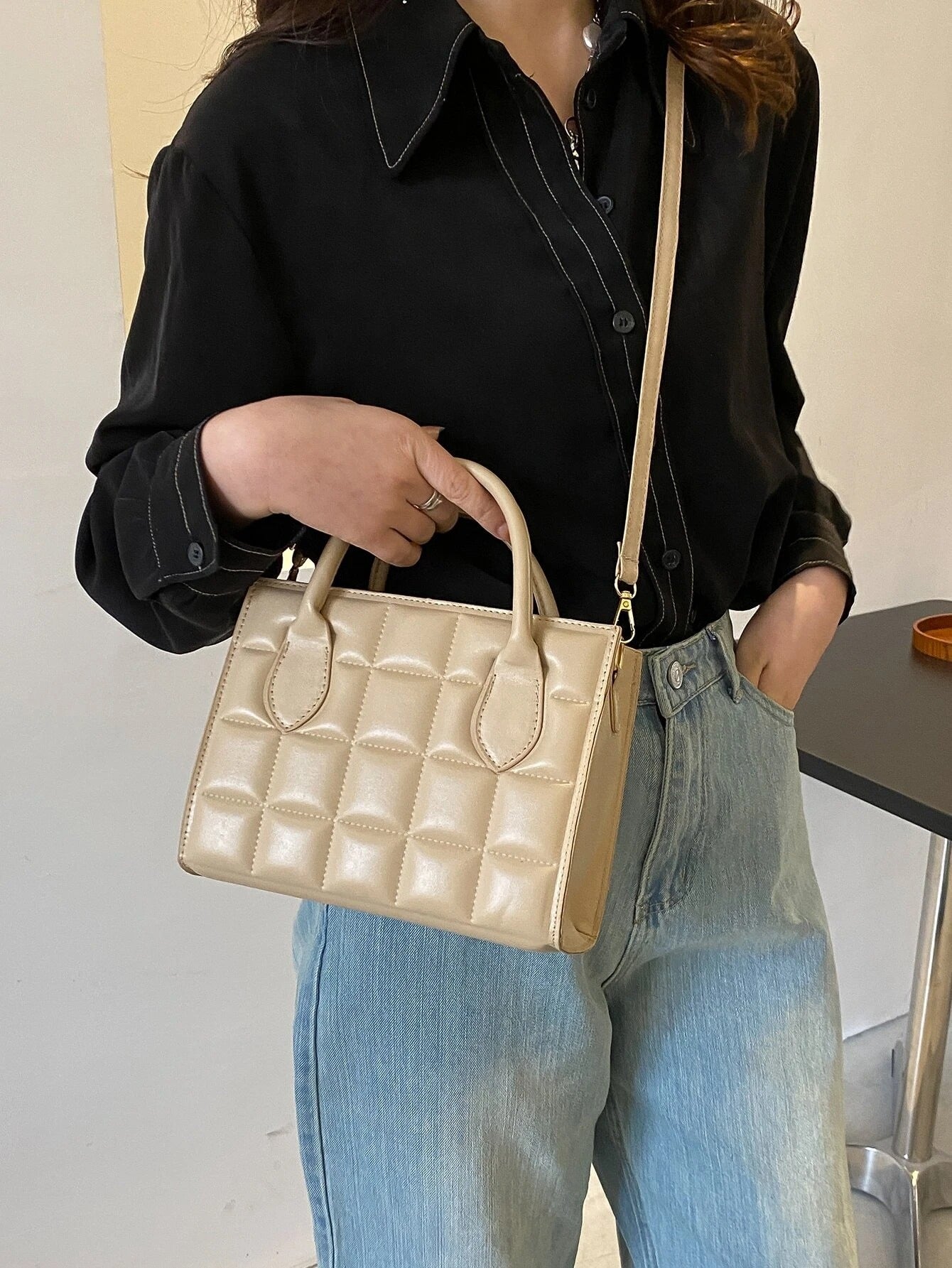 حقيبة مربعة بيج شنط وحقائب شنط