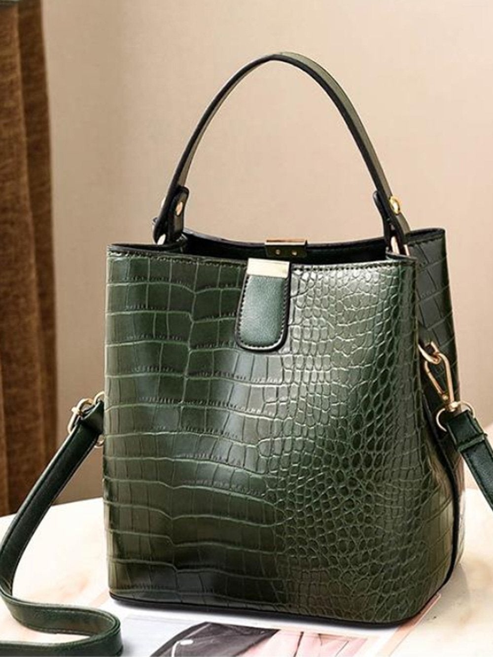 شنطة جلد تمساح شنط وحقائب شنط