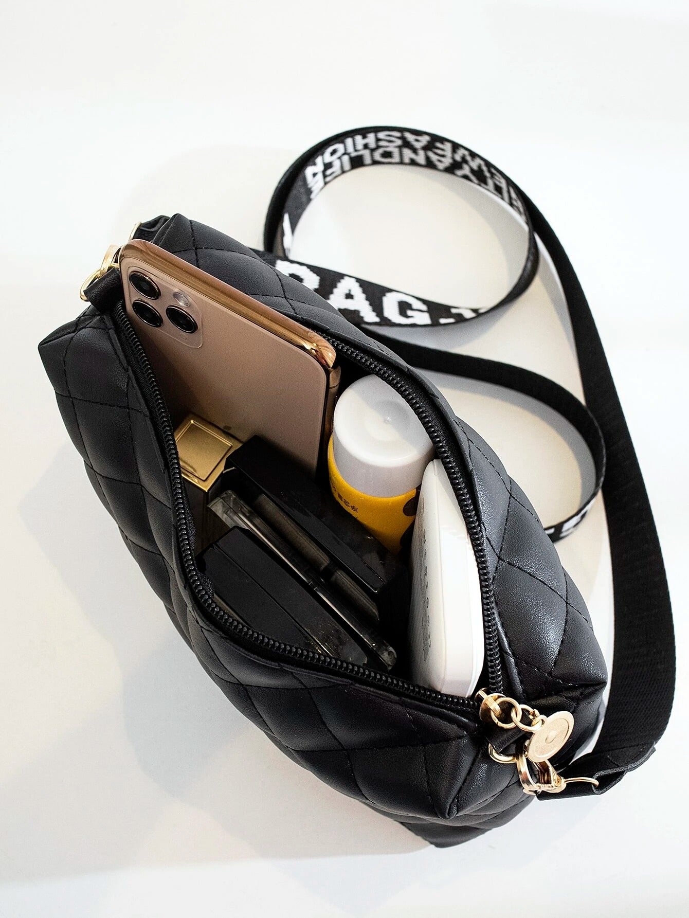 حقيبة مربعة صغيره شنط وحقائب شنط