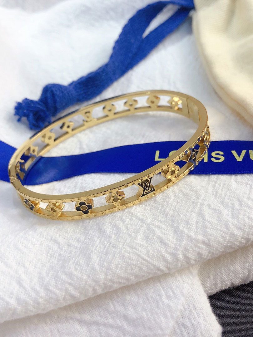 اساور لويس فيتون بانقل بلاك لوقو اسواره louis vuitton