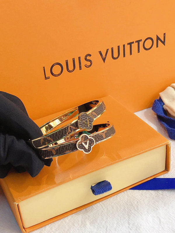 اسوارة لويس فيتون بني بشعار اسواره louis vuitton