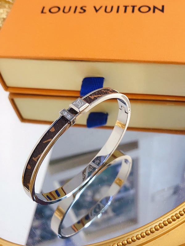 اسوارة لويس فيتون براون لوقو اسواره louis vuitton