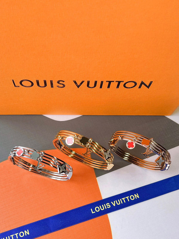 اسوارة لويس فيتون ملتي بندنت اسواره louis vuitton