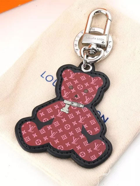 ميدالية لويس فيتون ليذر ميدالية louis vuitton