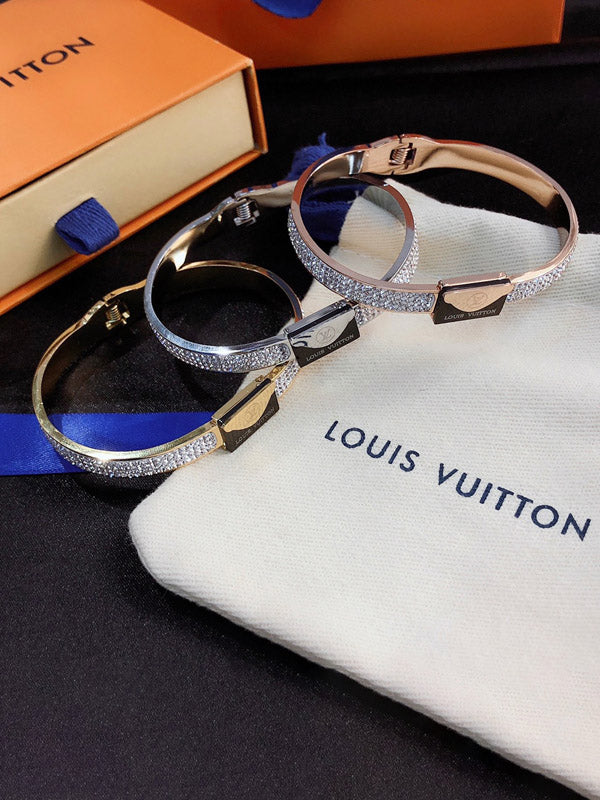 اسوارة لويس فيتون كريستال بلاك لوقو اسواره louis vuitton