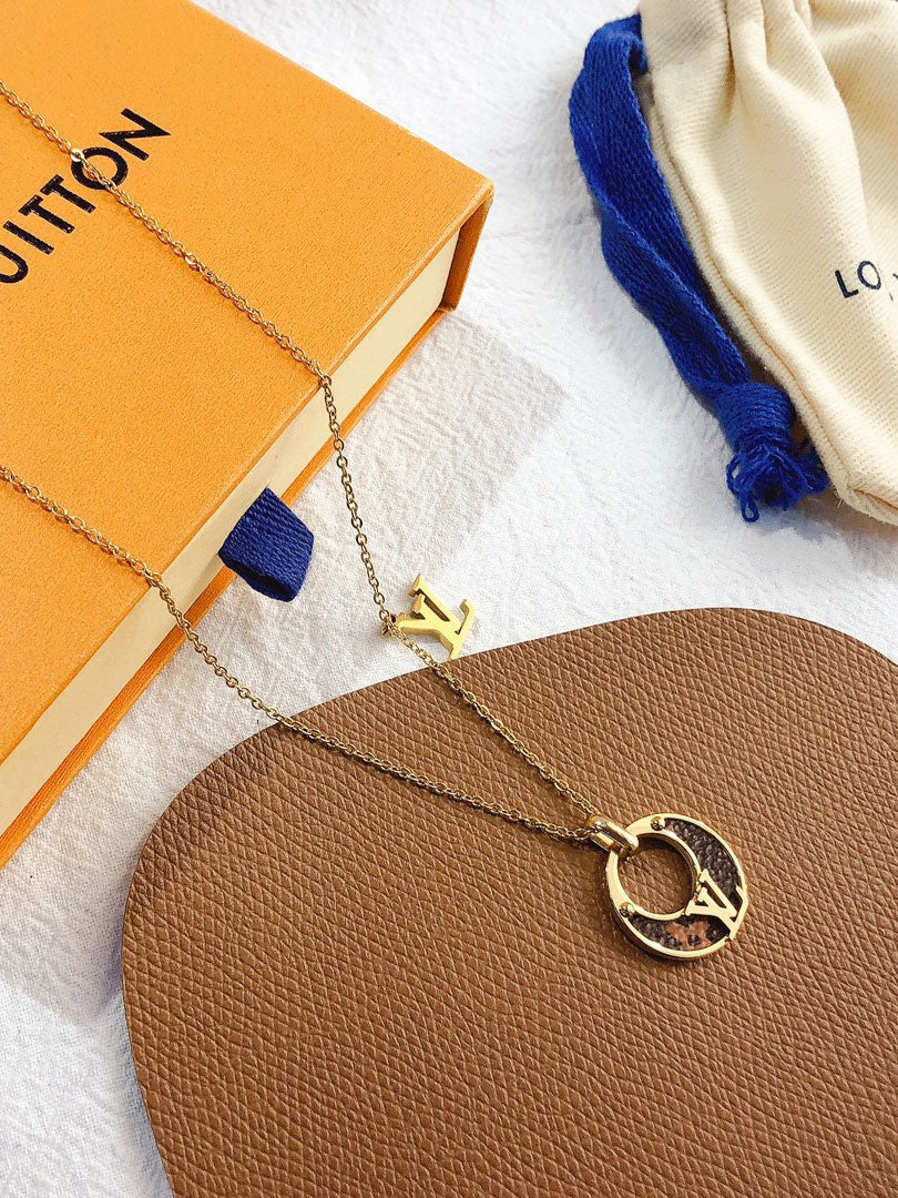 سلسال لويس فيتون مدور براون ليذر سلسال louis vuitton