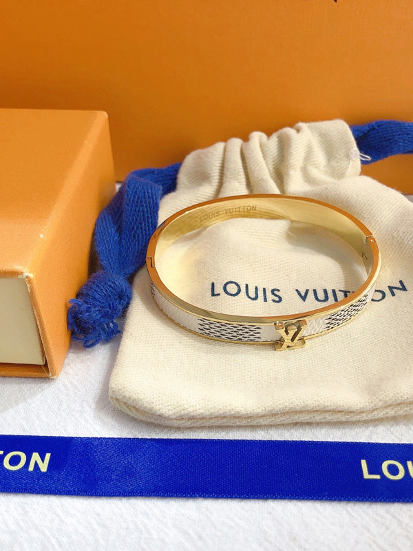 اسوارة لويس فيتون وايت لذر قولد لوقو اسواره louis vuitton