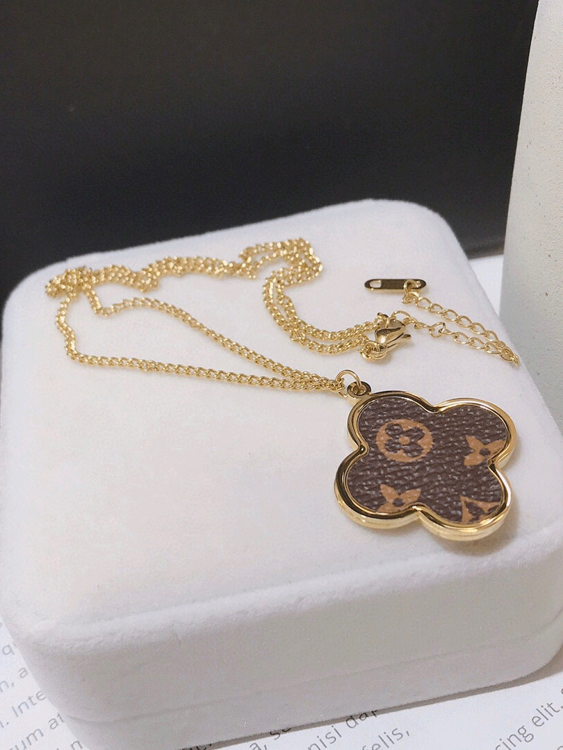 سلسال لويس فيتون فلاور سلسال louis vuitton ذهبي