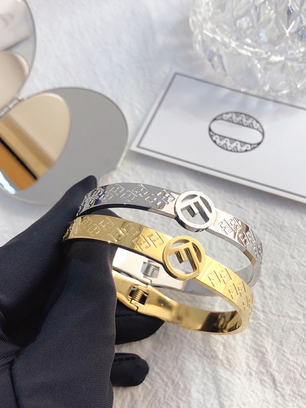 اسوارة فندي قولد سبرينق اسواره fendi