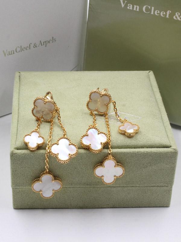 فان كليف حلق وردات صدف طبيعي حلق van cleef