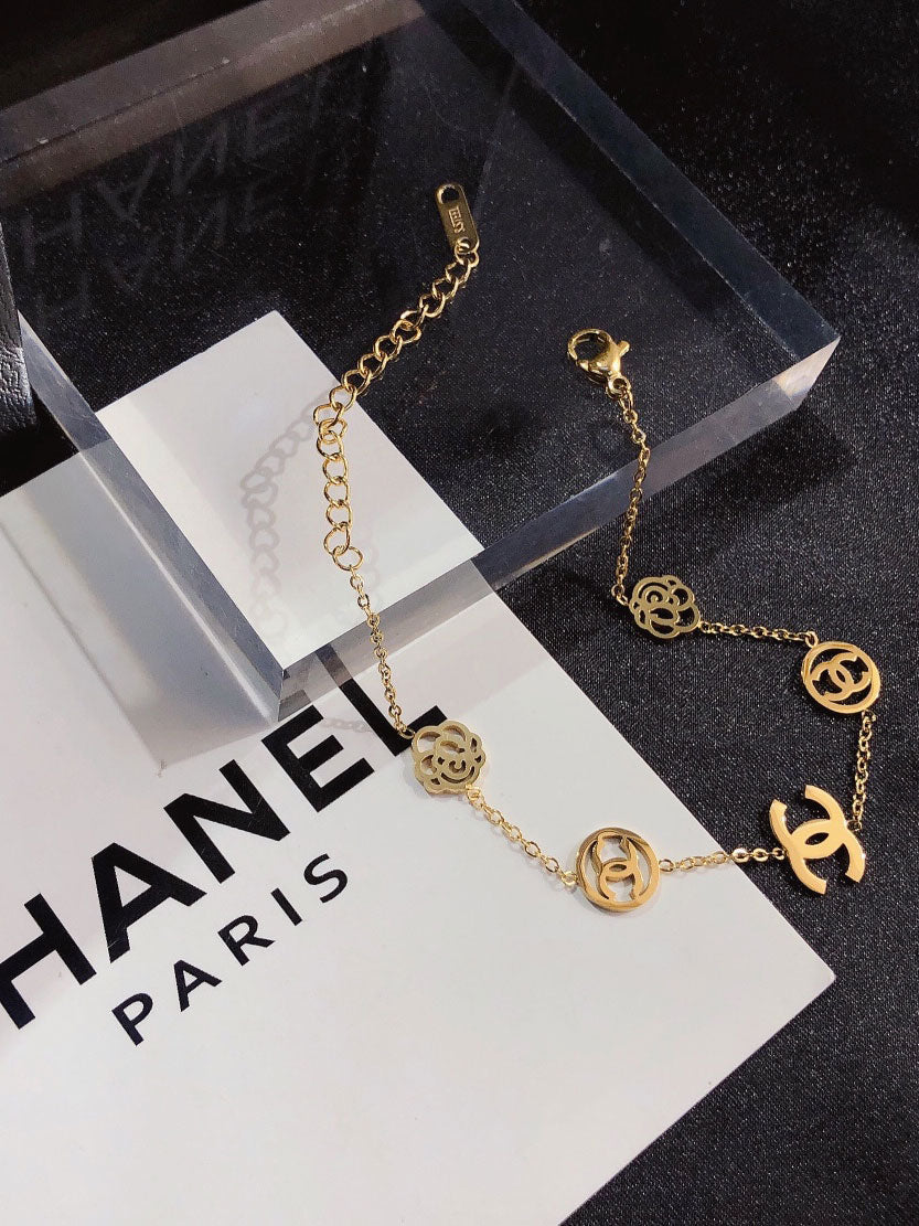 اساور شانيل لوقو قولد اسواره chanel