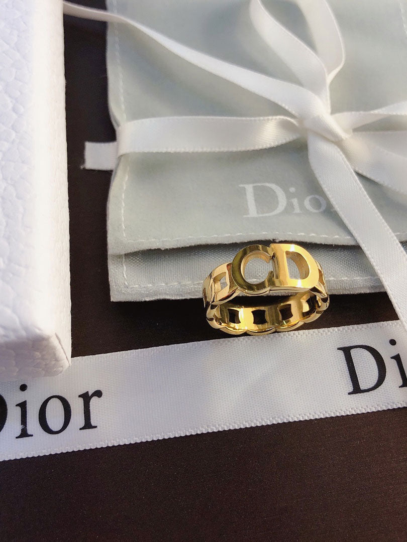 خاتم ديور ذهبي لوقو خواتم dior