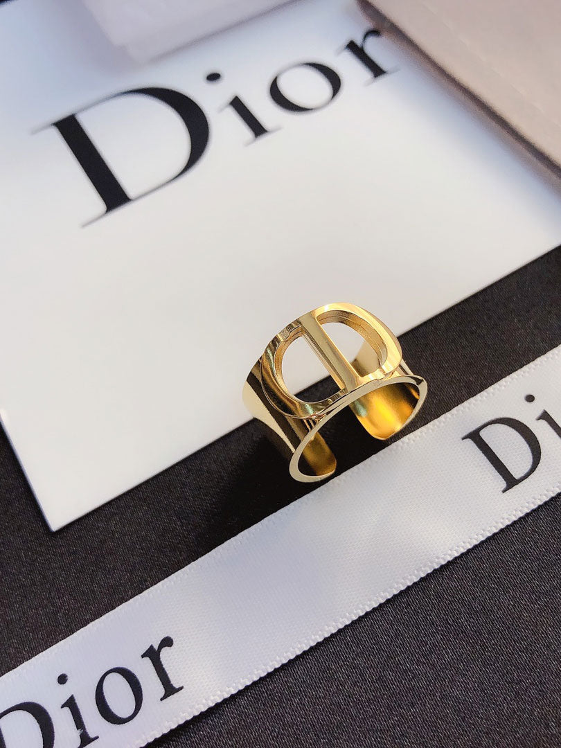 خاتم ديور ذهبي عريض لوقو خواتم dior