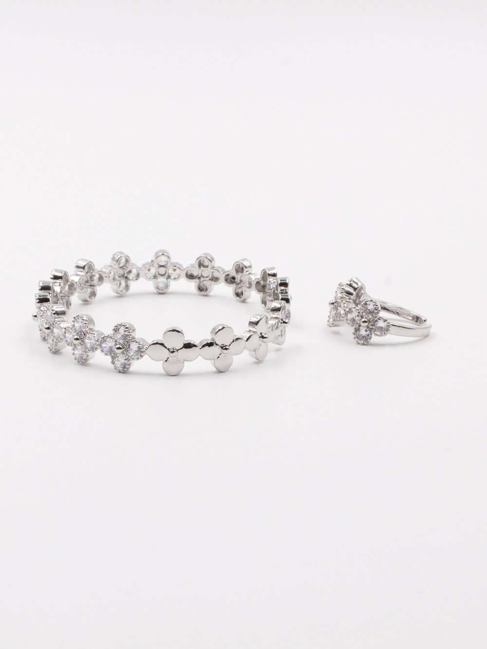 اسوارة فان كليف الورده مع خاتم اسواره van cleef