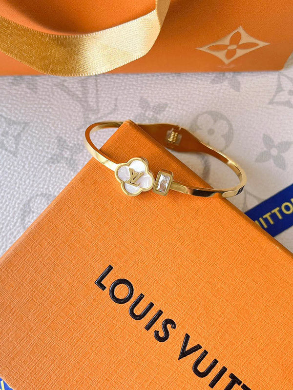 اسوارة لويس فيتون لوقو شيل ابيض اسواره louis vuitton