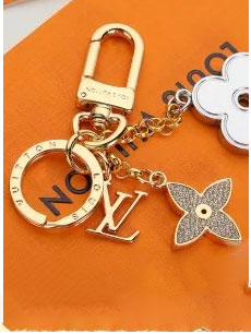 ميدالية لويس فيتون ملتي بندنت زركون ميدالية louis vuitton