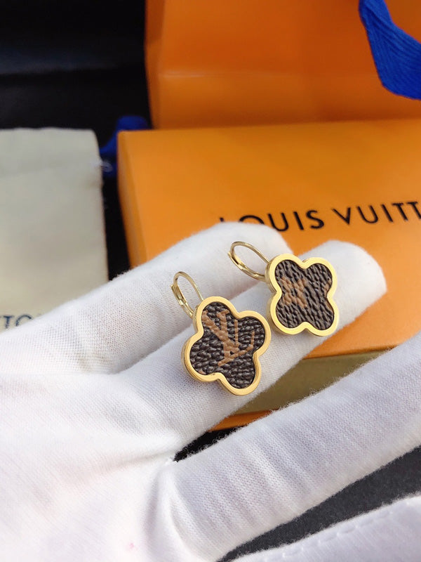 حلق لويس فيتون وردة بني ذهبي حلق louis vuitton