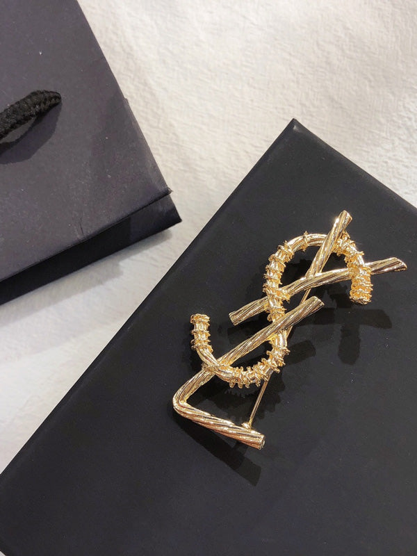 بروش ماركة ايف سان لوران بروش ysl