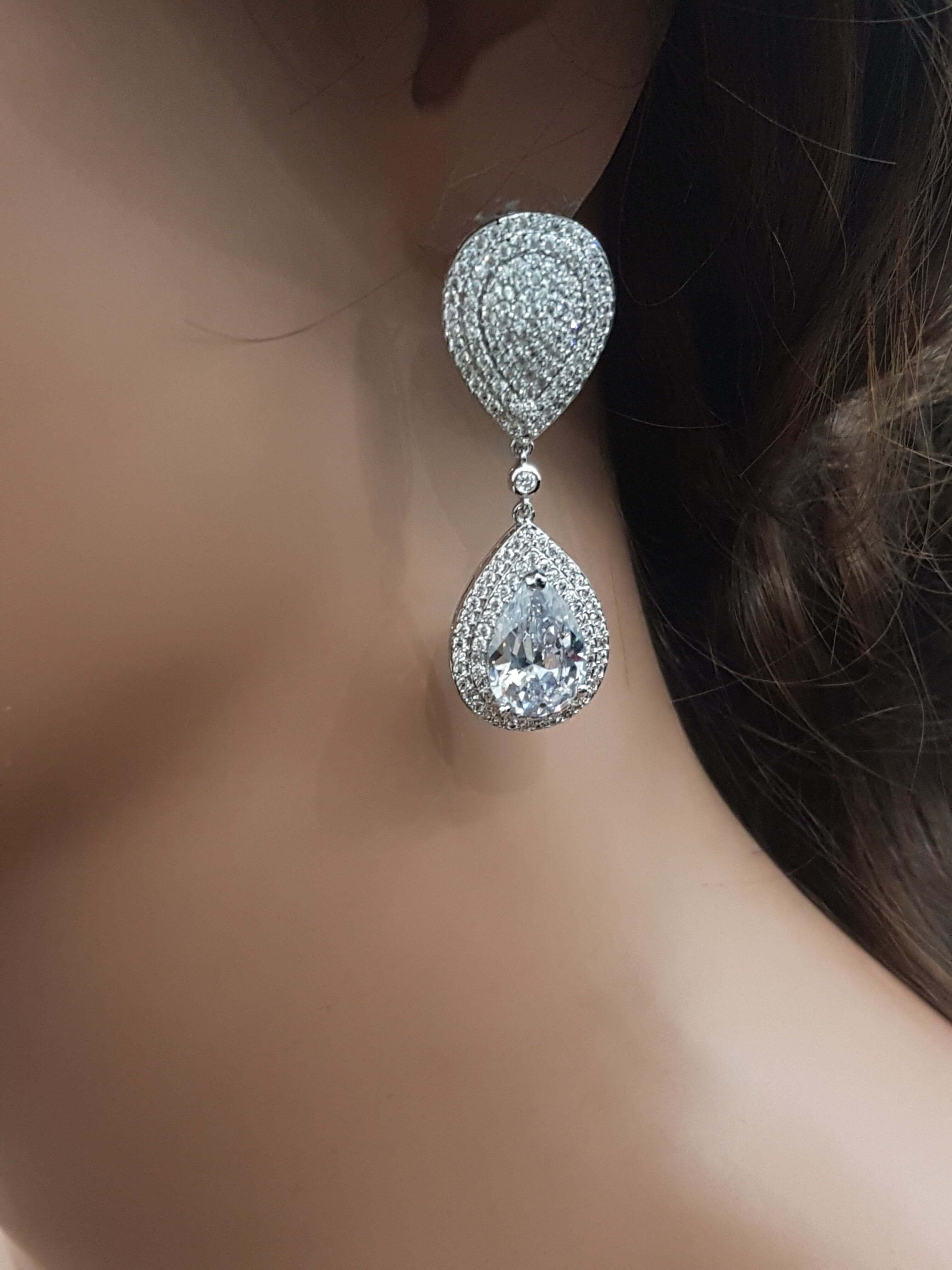 حلق زركون دبل تير دمعه حلق متوفر 1 لون