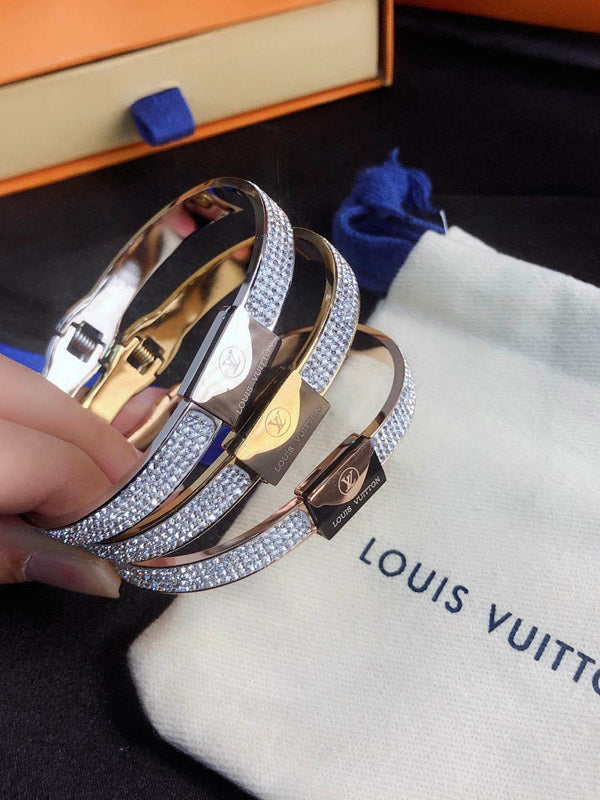 اسوارة لويس فيتون كريستال بلاك لوقو اسواره louis vuitton