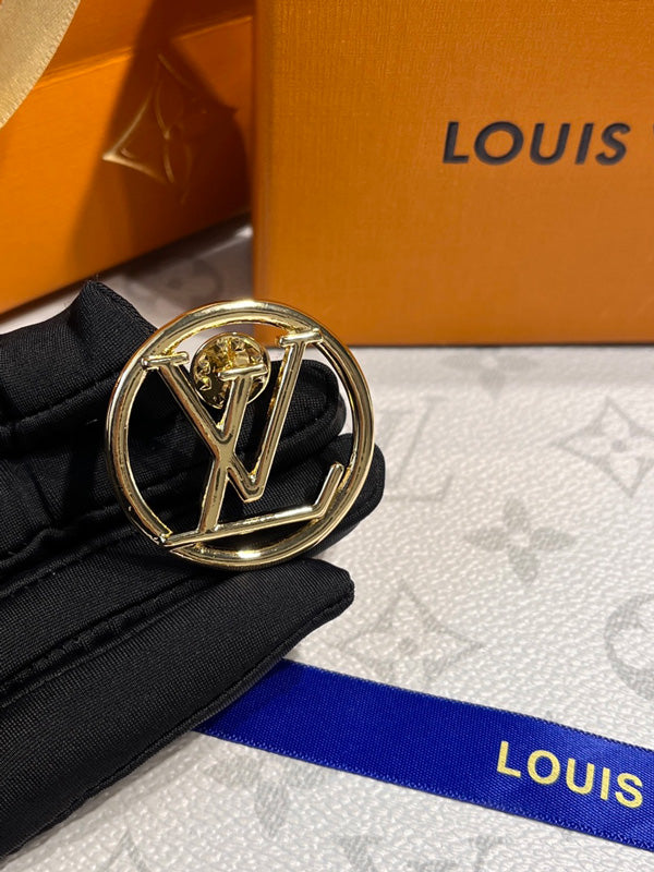 بروش ماركة لويس فيتون قولد ميتال بروش louis vuitton