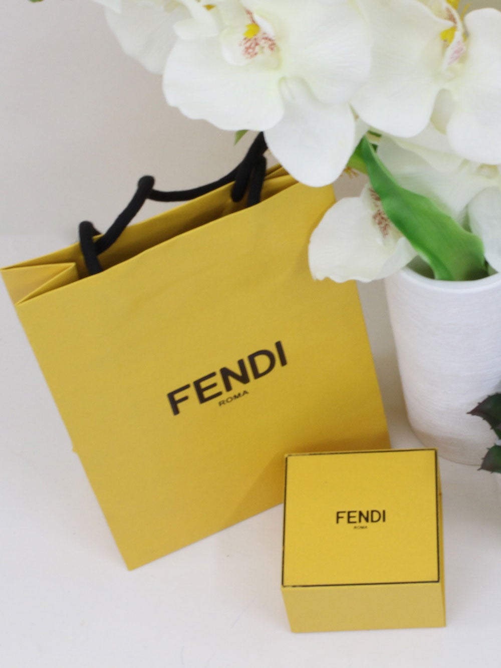 ملحقات فندي الاصلية هدايا fendi