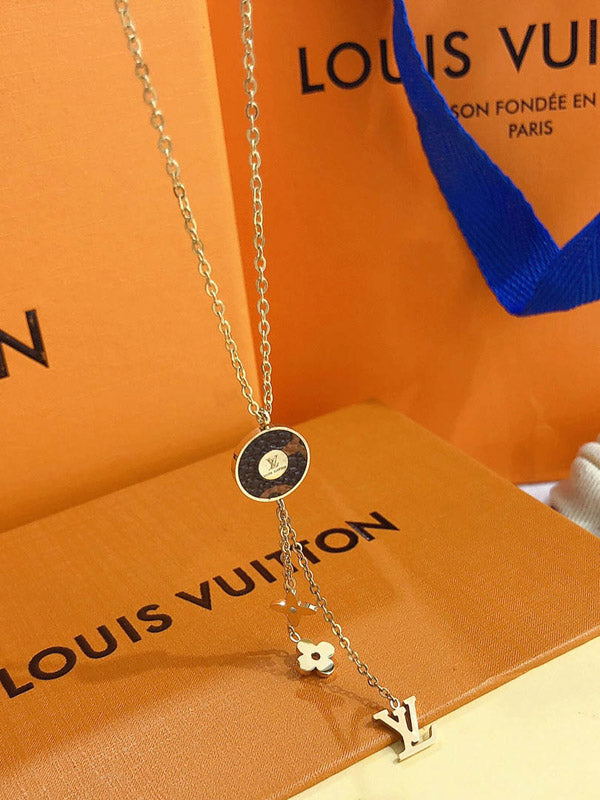 طقم لويس فيتون مدور اطقم louis vuitton