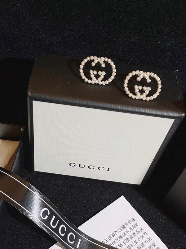 حلق قوتشي ذهبي مايكرو بيرل حلق VALENTINO