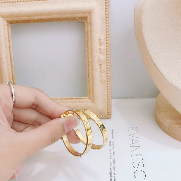 حلق كارتير مدور كبير حلق CARTIER