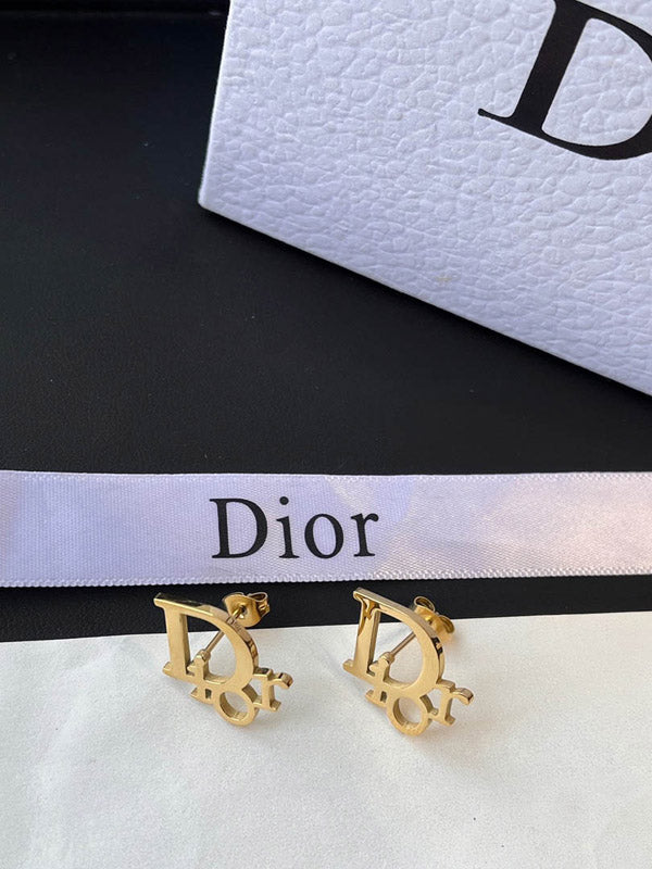 حلق ديور ميتال ذهبي حلق dior